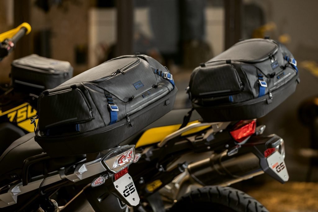 bmw motorcycle tail packs and luggage