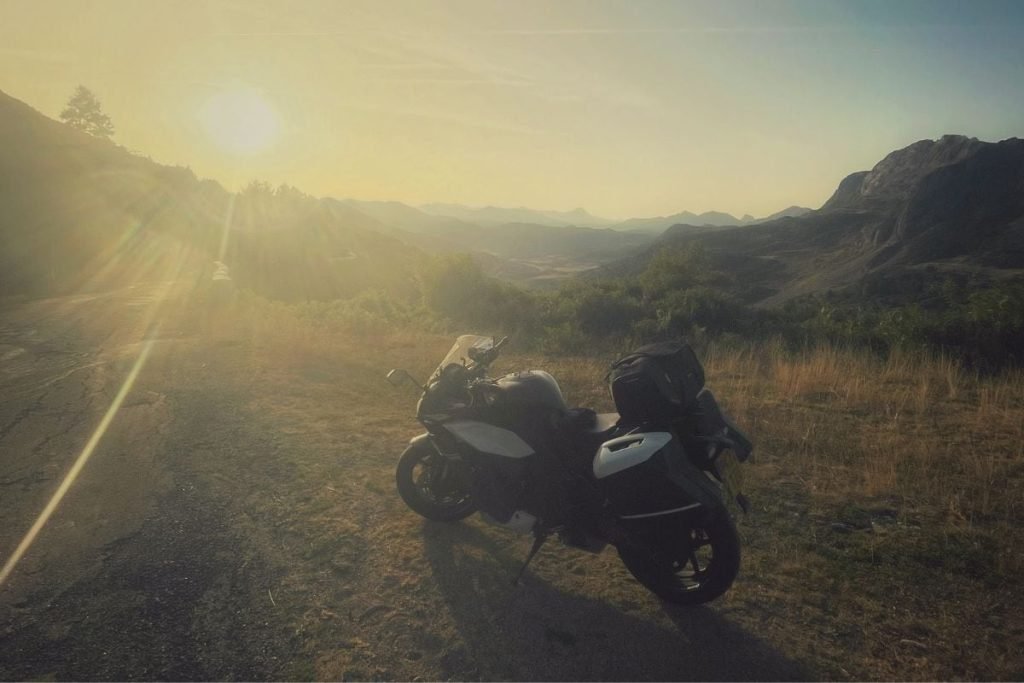 motorcycle touring tyres - kawasaki ninja 1000sx in the picos